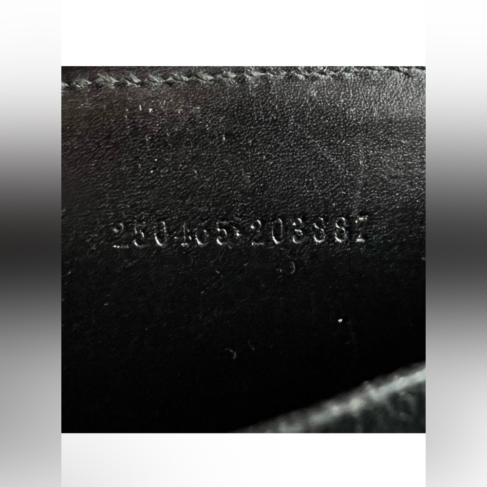 GUCCI EMBOSSED BLACK LEATHER SIGNATURE DIAMANTE ZIP-AROUND CARD CASE WALLET EUC - Picture 11 of 12